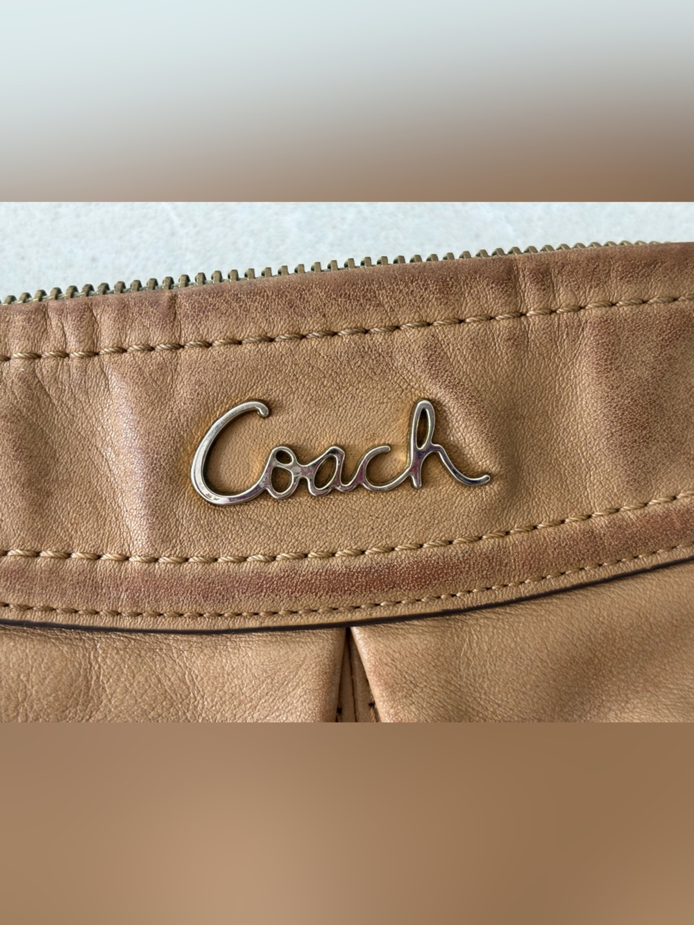 Coach Tan Leather Hobo Bag Classic Everyday Shoulder Bag - Picture 3 of 16